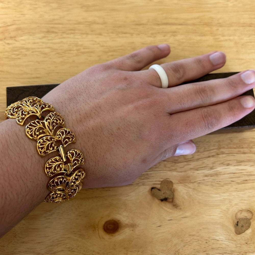 Gold link bracelet